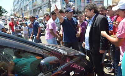 HOY / Kelembú protagoniza incidente e impide desalojo en mercado