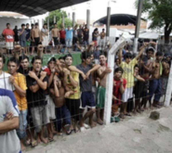 Crisis en cárceles es por falta de políticas pública, admite Abdo - Paraguay.com