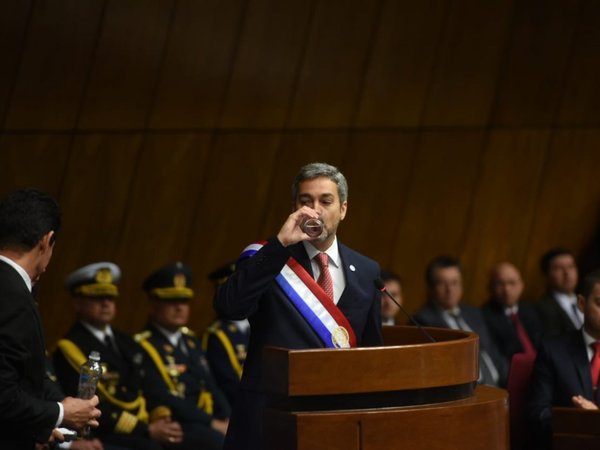 Senador critica olvido de situación medioambiental en informe