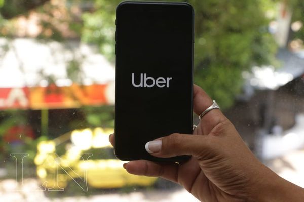 Chofer de Uber denunció a taxistas por coacción y Fiscalía intervino