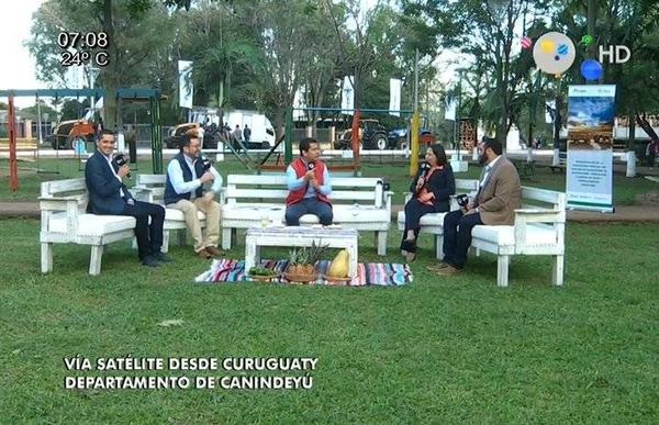 HOY / Exlegislador acusa maquillaje que hace programa de canal 4: "Hay una hambruna terrible"