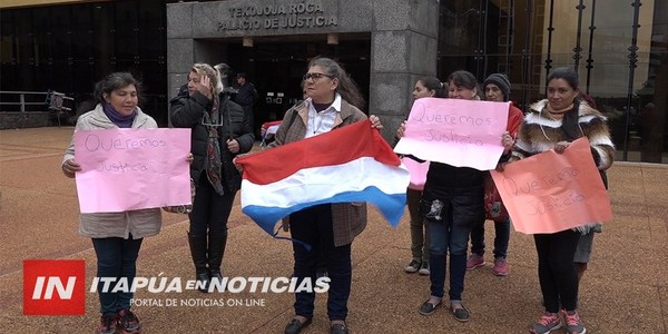 GESTOR ANTE LA EBY, DENUNCIADO POR SUP. ESTAFA.