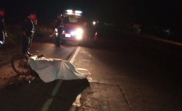 Motociclista muere al ser arrollado por tracto-camión