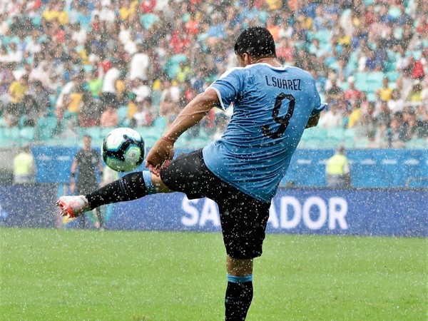 Luis Suárez se descarga tras la eliminación de Uruguay
