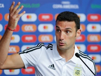 Scaloni admite una necesidad "indudable" de Messi