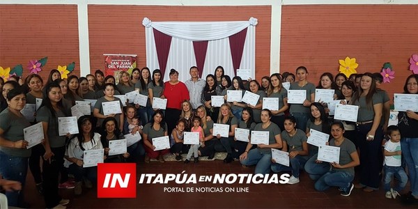 MUJERES DE SAN JUAN DEL PNÁ. SE CAPACITAN EN OFICIOS Y MANDOS MEDIOS.