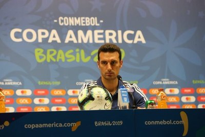 Scaloni afirmó que Brasil es el favorito