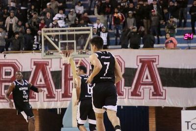 Remontada y victoria - Básquetbol - ABC Color
