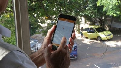 Repudian violencia de taxistas contra apps
