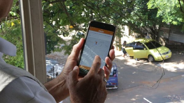 Repudian violencia de taxistas contra apps