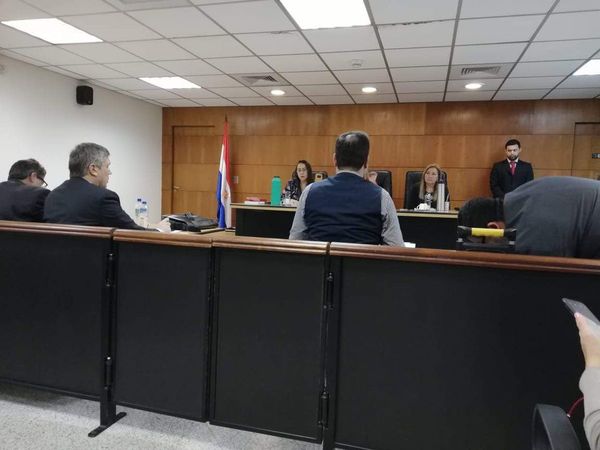 Piden 4 años de cárcel para el ex ministro Luis Alberto Riart