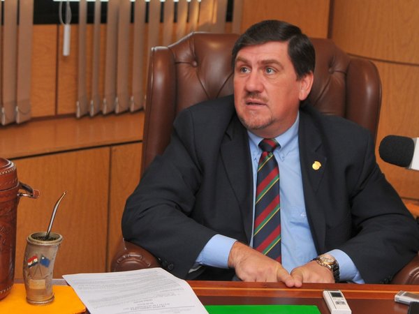 Llano asume en el Congreso y vuelven a regir las ocho horas