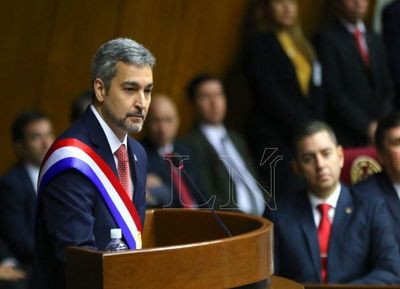 Abdo Benítez optó por no hablar de la corrupción en su entorno