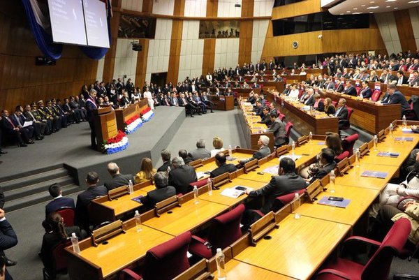Informe de gestión genera opiniones dispares en parlamentarios » Ñanduti