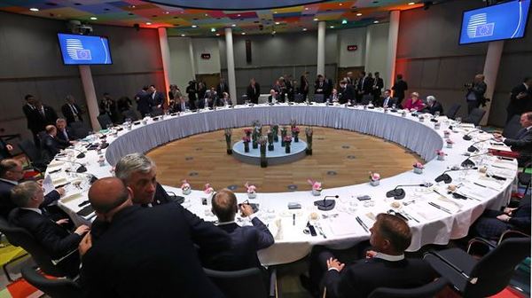 Los líderes de la UE llegan a la cumbre confiados en alcanzar un acuerdo hoy | .::Agencia IP::.