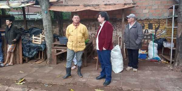 Kelembu frustra desalojo de vendedores en veredas