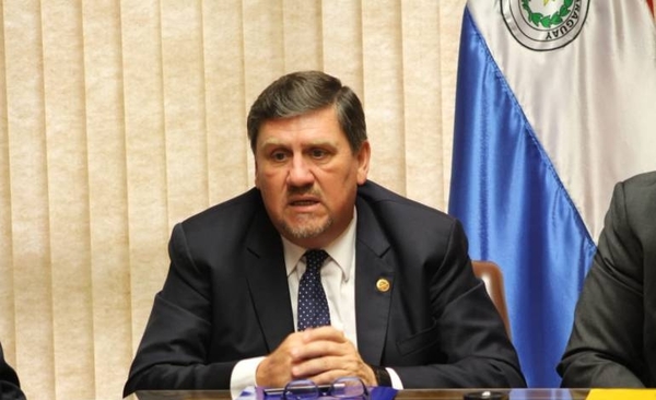 HOY / Funcionarios del Congreso, molestos con Llano porque deberán trabajar 8 horas