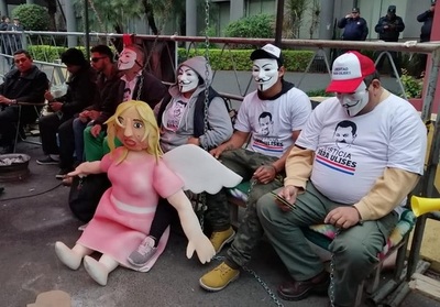 Con "Malandra Quiñonez", exigen libertad de diputado