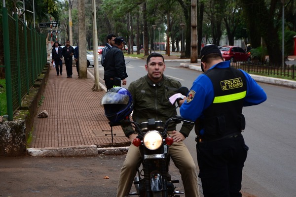 40 multas en media hora en CDE, informaron