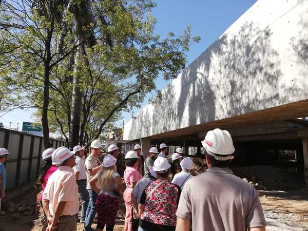 Ciudadanos visitaron el futuro Centro Cultural y Sitio de Memoria 1-A | .::Agencia IP::.