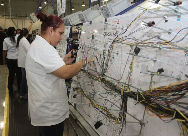 Brasil eleva impuestos a maquiladoras y exige firmar acuerdo automotriz