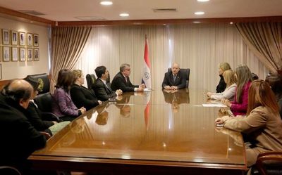 Ministro recibió a representantes del gremio de jueces