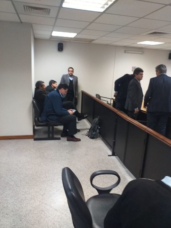 Condenan a prisión a exministro Luis Riart - Nacionales - ABC Color