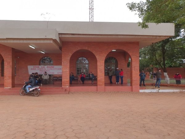 Funcionarios de ANDE realizan paro en Concepción