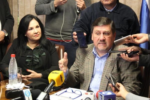 Molinetes inteligentes para evitar el planillerismo en el Congreso - ADN Paraguayo