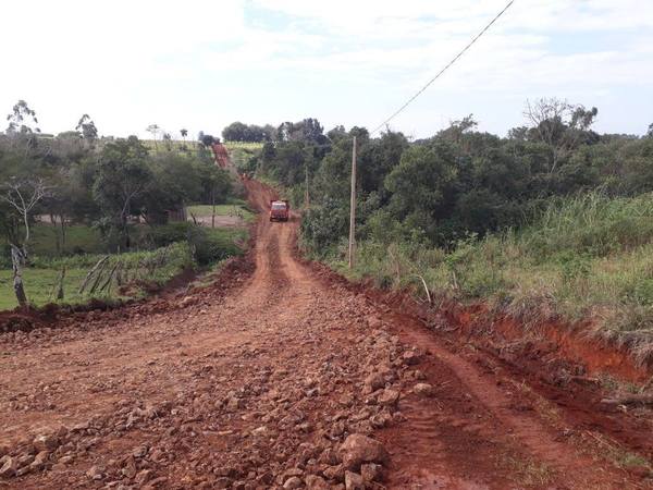 IMPORTANTES TRABAJOS VIALES EN DISTRITOS DE ITAPÚA