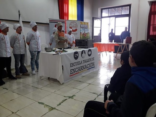 NIÑOS COCINAN EN VACACIONES
