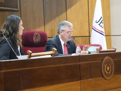 JEM enjuicia y suspende a juez que envió a narcos a una granja