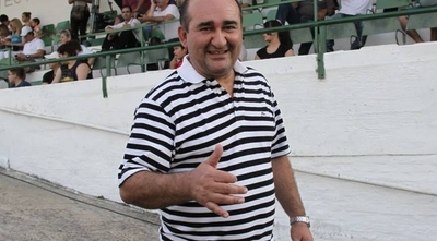 HOY / El 'mejor juez del mundo' (para un  reo narco) y presidente de club  Santaní, a juicio por abrir granja