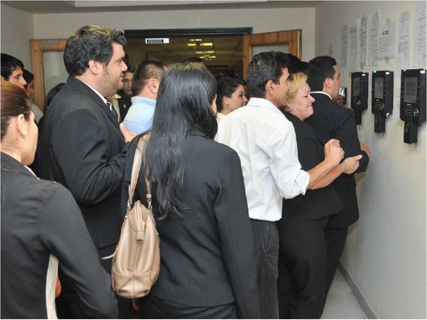 Destituyen a directores y frenan 57 contrataciones en Diputados