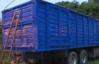 La mafia del combustible: Hallan dos camiones preparados para el ordeñe en San Juan de Ñeembucú - C9N