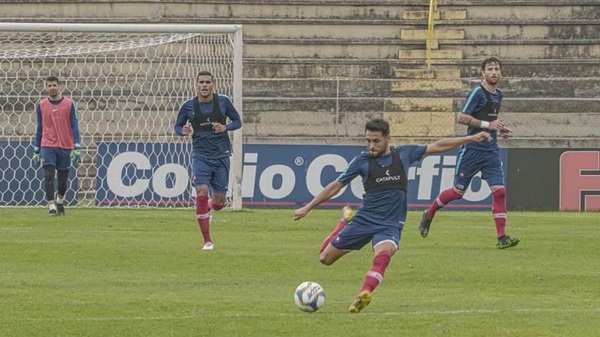 El golazo de media cancha del "Pachi" | Noticias Paraguay