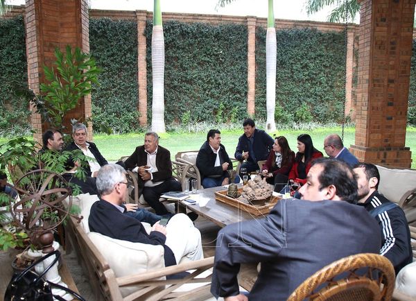 Diputados y senadores de Honor Colorado seguirán la línea crítica