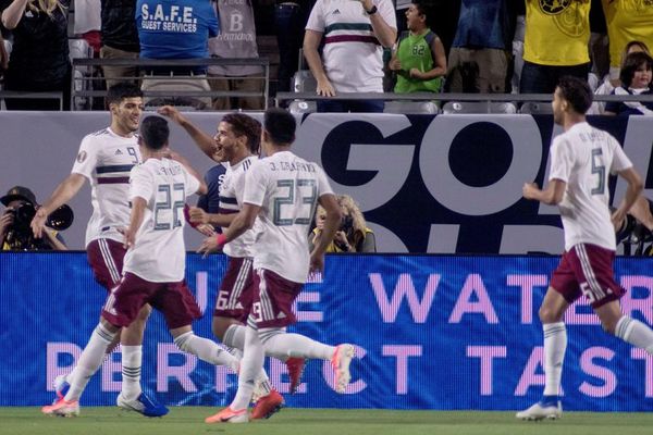México sufre y está en la final - Fútbol - ABC Color