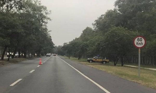 HOY / Caminera 'caza' a los que circulan a más de 60 km/h sobre la Avda. Pettirossi
