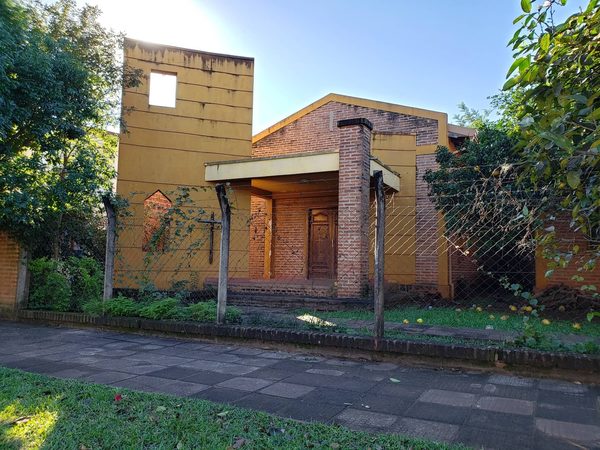 FUE A LA IGLESIA Y AL VOLVER HABÍAN HURTADO DINERO DE SU CASA.