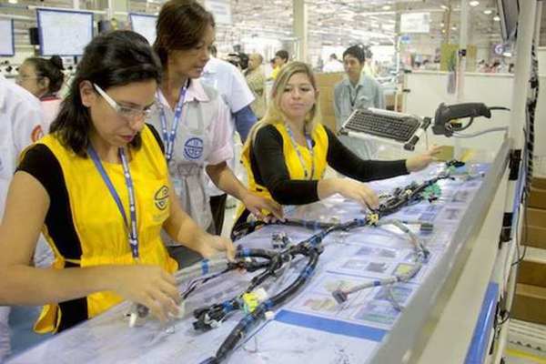 Embajador se reunirá con autoridades brasileñas para buscar acuerdo automotriz » Ñanduti