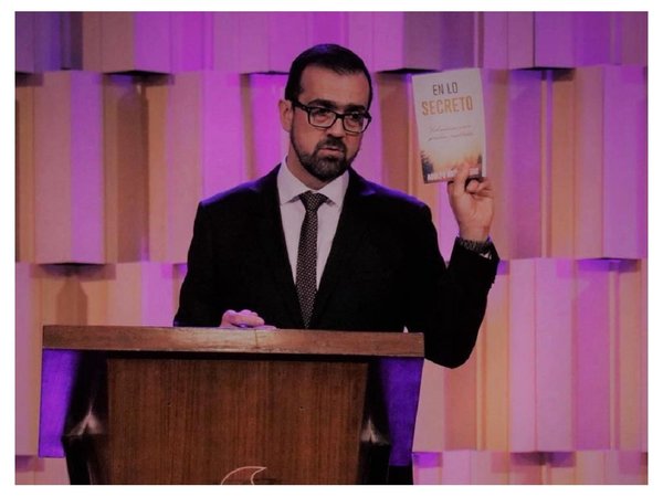 Pastor acusa a los gays de corromper a niños