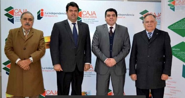 Jubilados reiteran denuncia ante el BCP y exigen intervención de la Caja Bancaria