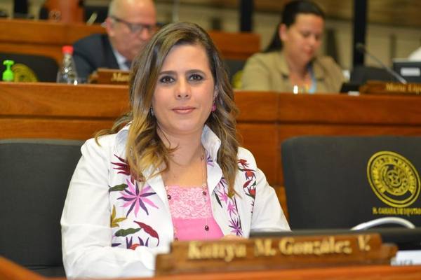 Rechazan tratar pérdida de investidura de Kattya González - ADN Paraguayo