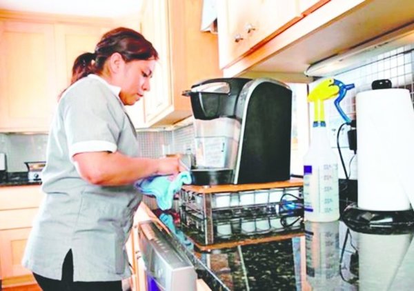 IPS exigirá contrato en papel para asegurar a trabajadoras domésticas