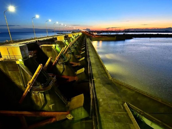 Argentina y Paraguay avanzan en su integración fluvial