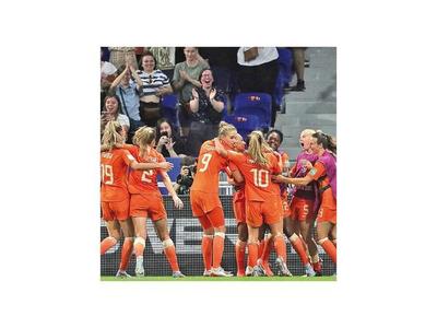 Holanda venció a Suecia y jugará la final ante EEUU