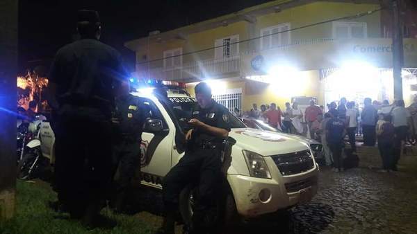 Antes de amanecer, delincuentes roban auto a hombre