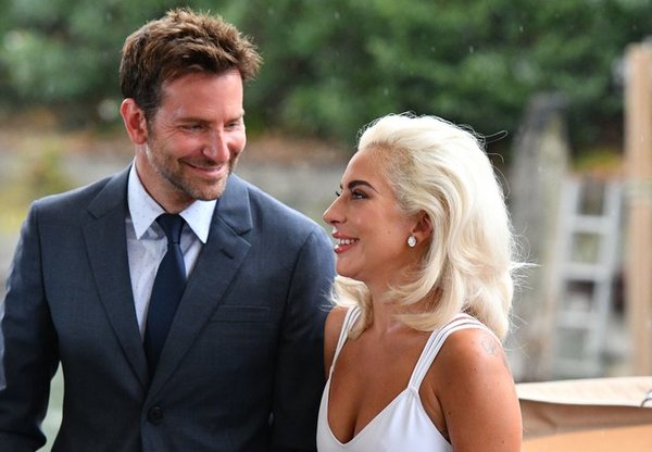 ¿Lady Gaga esperando un hijo junto a Bradley Cooper?