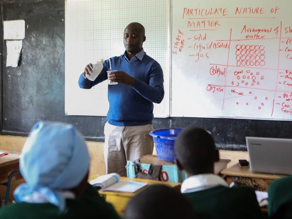 El primer africano elegido mejor maestro del mundo